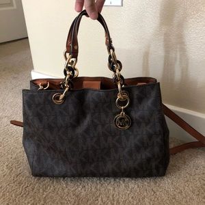 Michael kors purse (Cynthia)